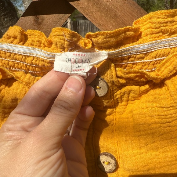 Chocolate Yellow Ruffle Button-Front Crop Top - Picture 2 of 4